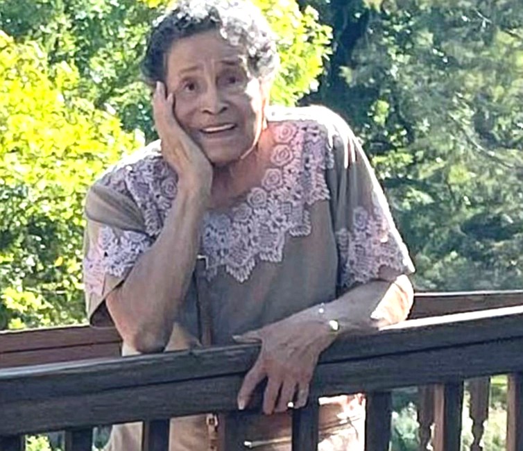 Obituario de Maxima F Bravo