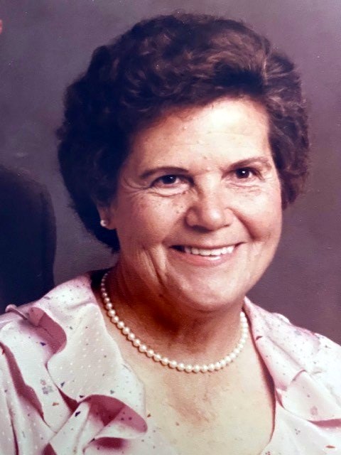 Obituario de Alvina "Pat" Mueller "Momo"