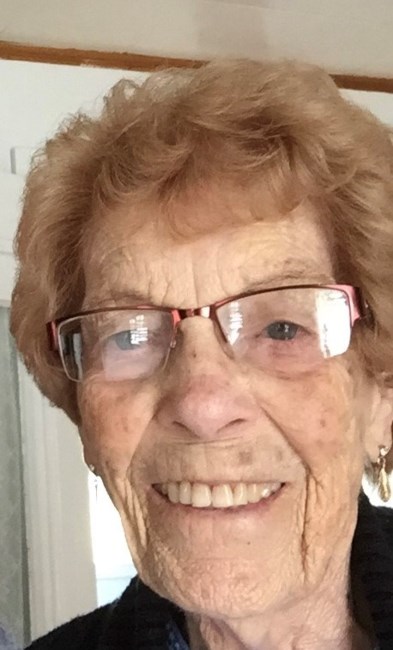 Obituario de Joyce Lewis Young