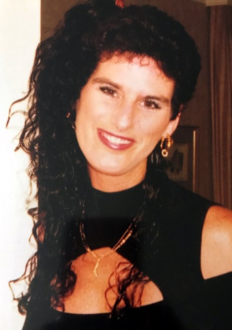 Obituary of Mona "Moni" Lynn Emmett