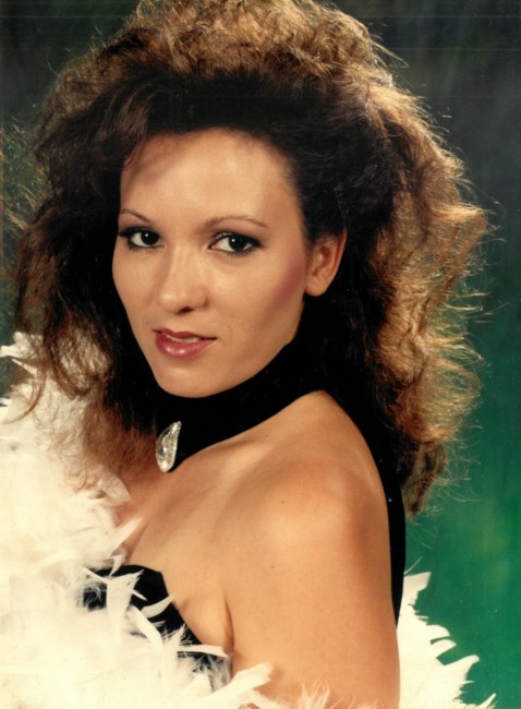 Obituary of Gloria Luna Hartmann