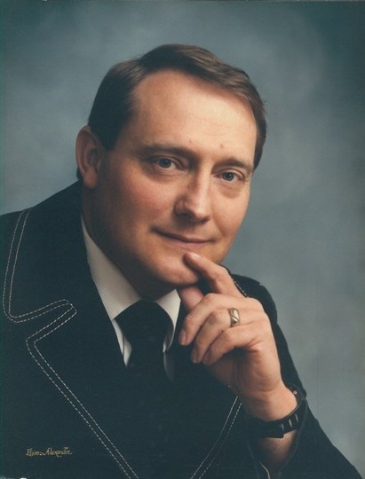 Obituary of Lowell Tomas Wayment