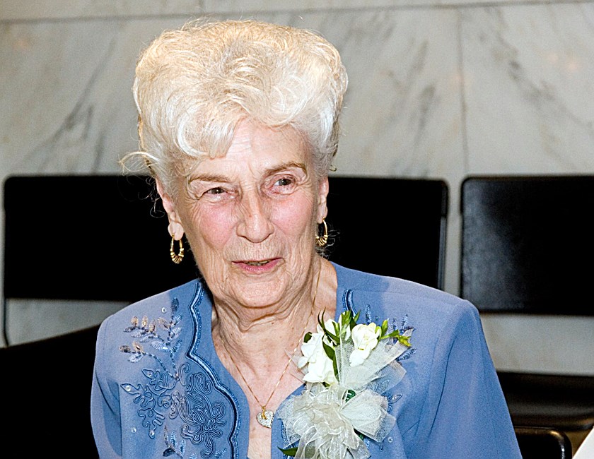 Obituario de Doris Suggs Hill