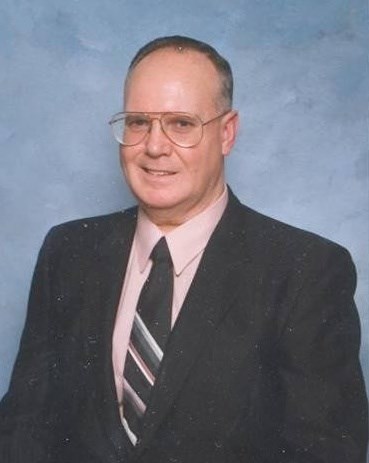Obituary of Lowell Thomas Hooker