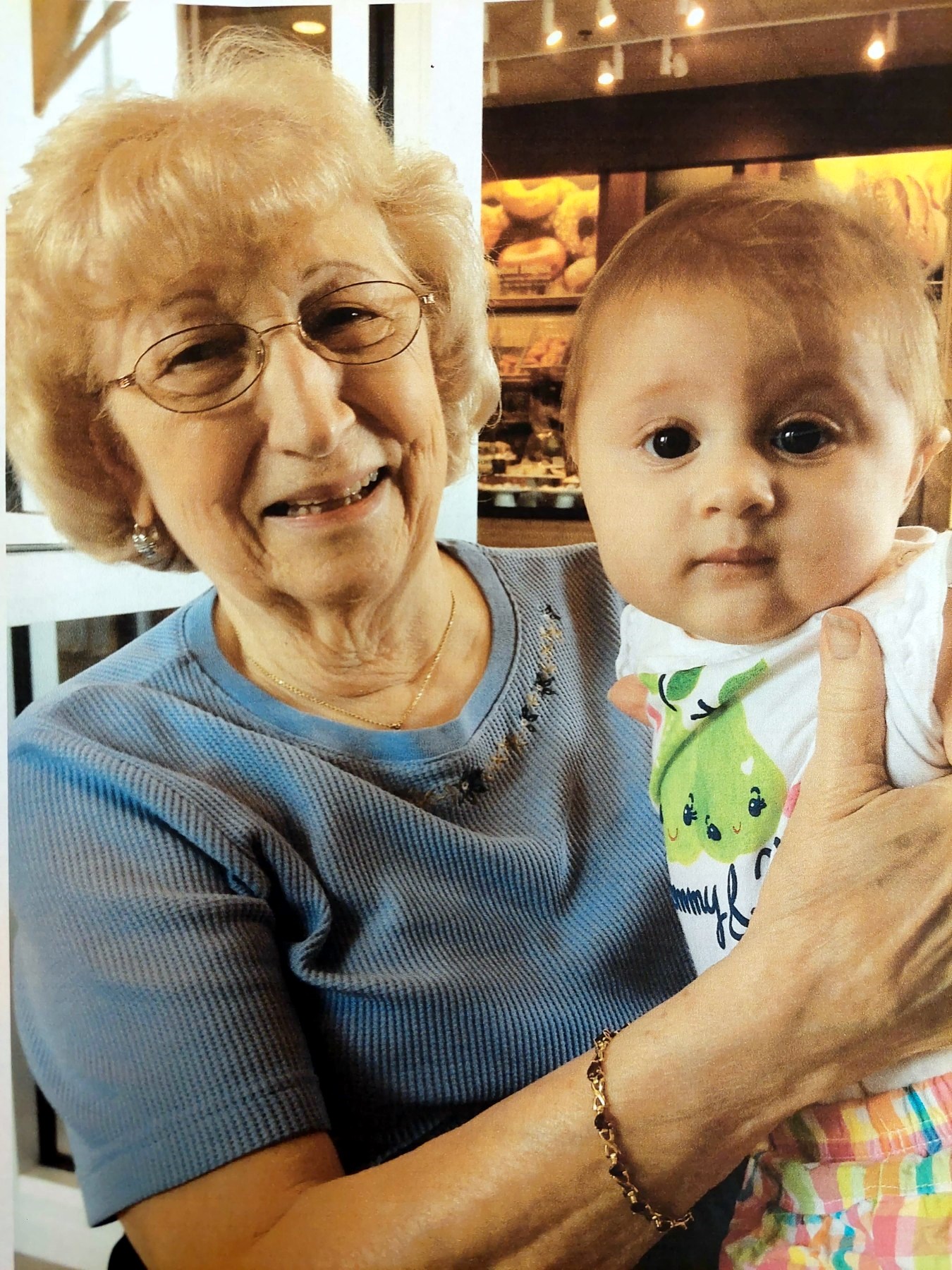 Clarissa Evans's Instagram, Twitter & Facebook on IDCrawl