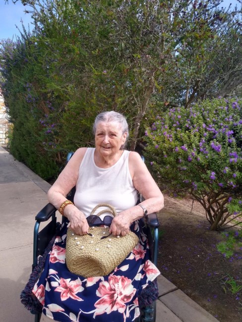 Obituario de Yvonne Marie Dale