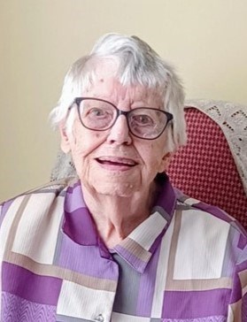 Obituario de (Elsie) Vera Smith (nee Featherstone)