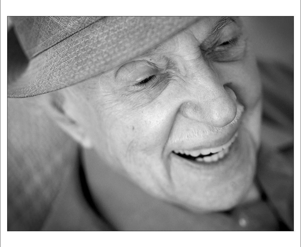 Obituario de Phillip Yoannides Young