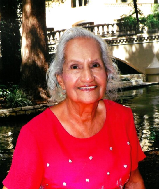 Obituario de Estela C. Molina