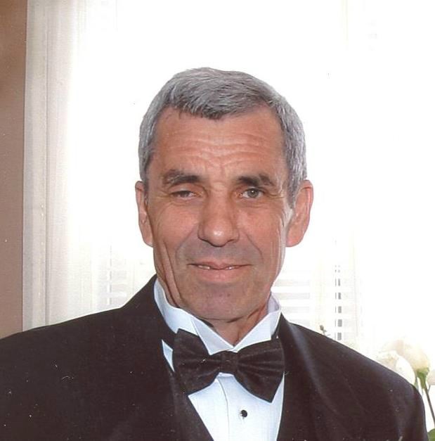 Obituary of Antonio D. Carreira