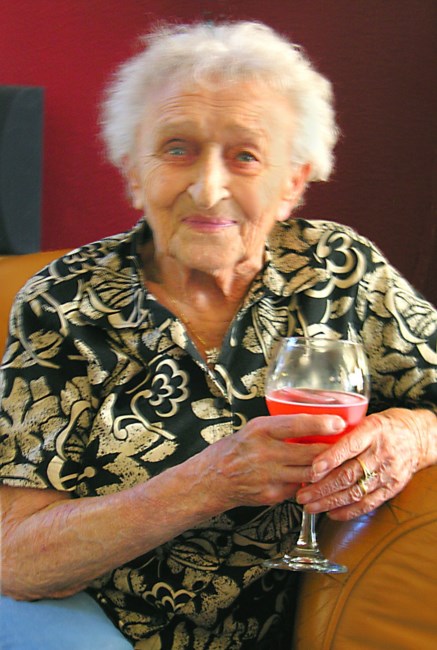 Obituary of Elfriede Maria Mayor