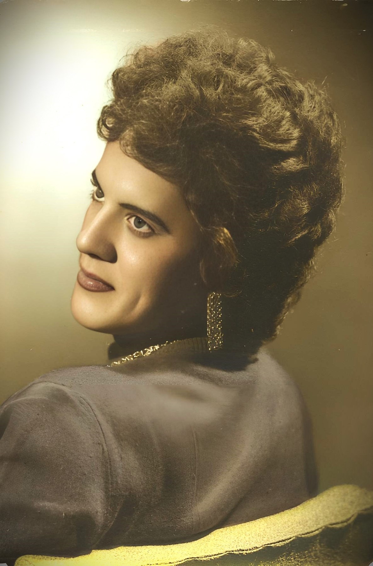 Obituary of Helen Weir Flores