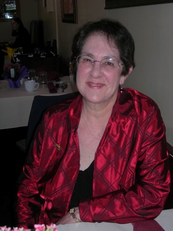 Obituary of Elaine Rose Bloomfield