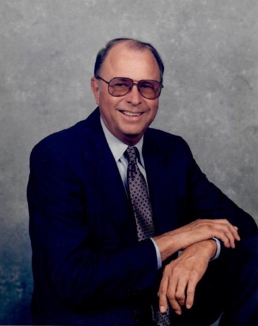 Obituario de Richard M. Holley