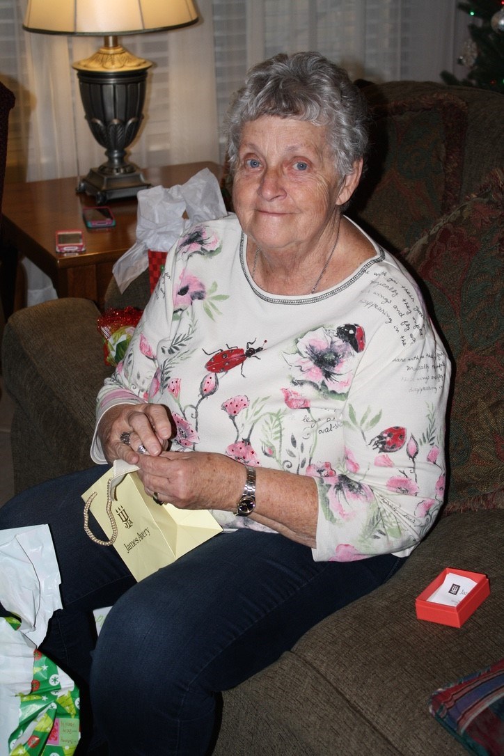 Obituary of Mrs. Suzanne Helen Collins