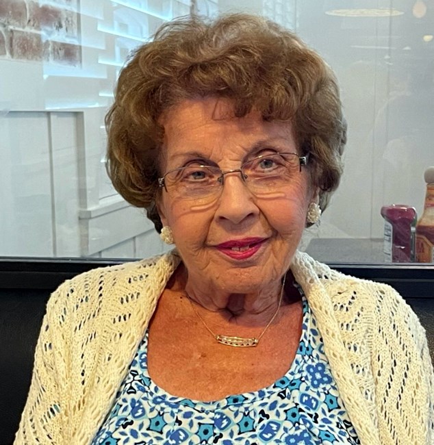 Obituary of Gloria del Lupo