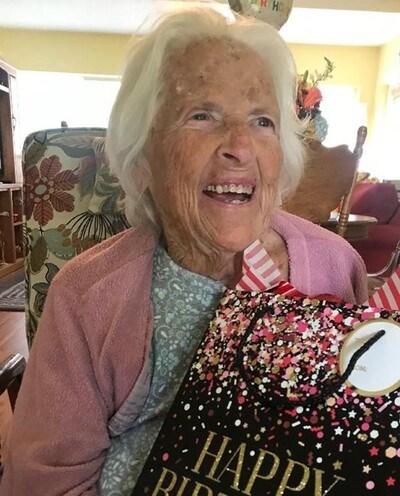 Obituary of Gloria Dorothy Troxell