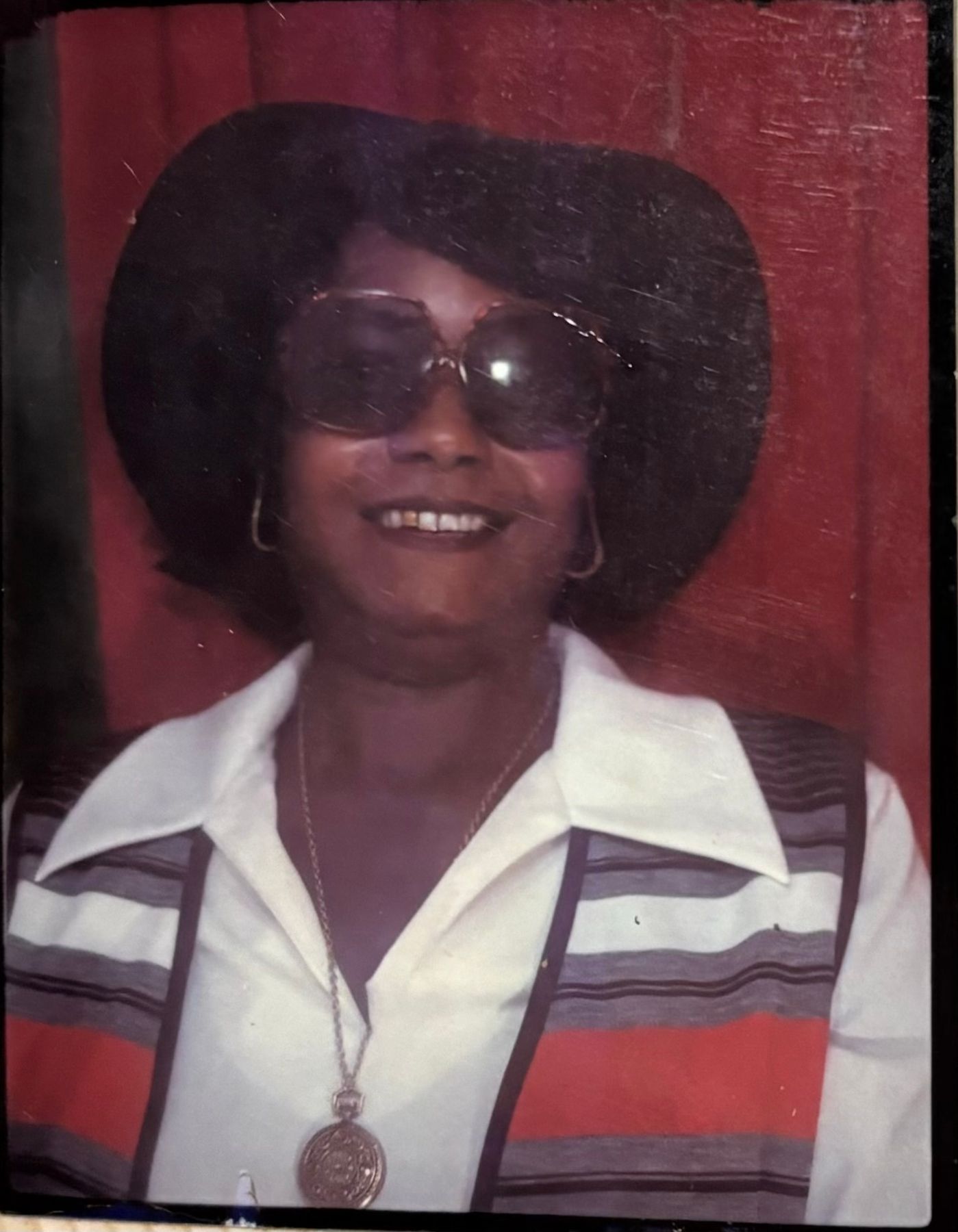 Obituary of Helen Louise Shoulders