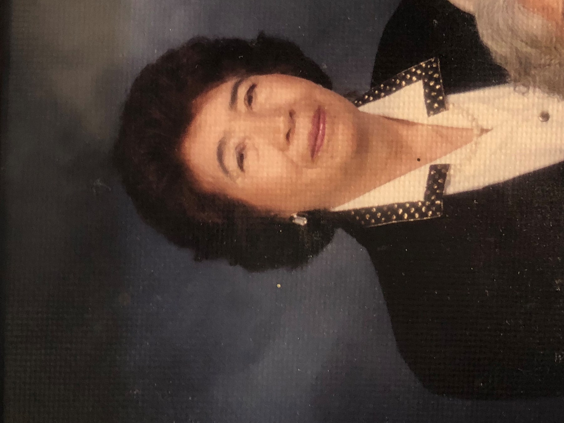 Obituary of Amelia Flores