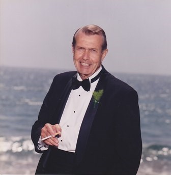 Obituary of Robert Sander Holverson