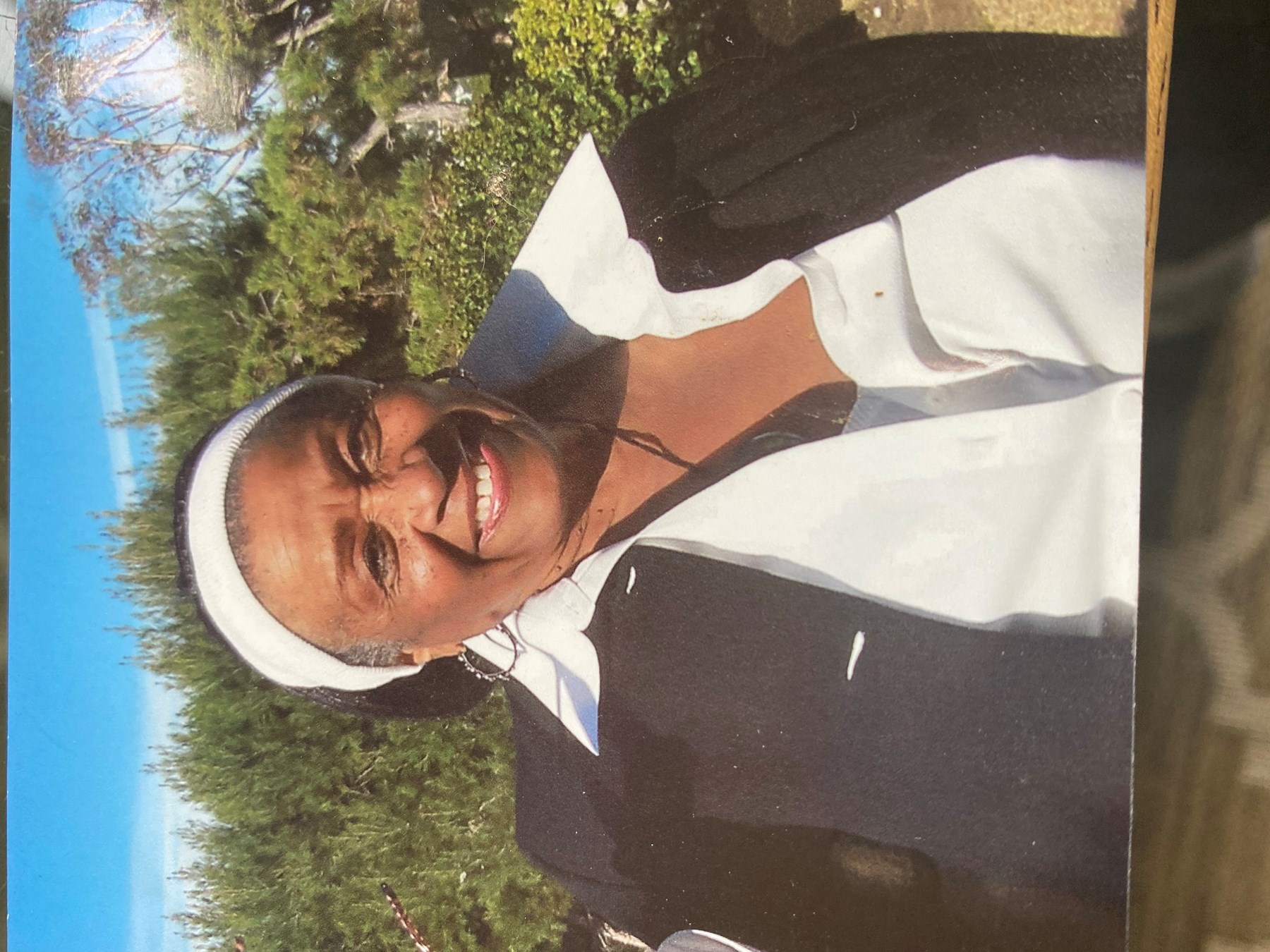 Obituary of Lelar Irvine