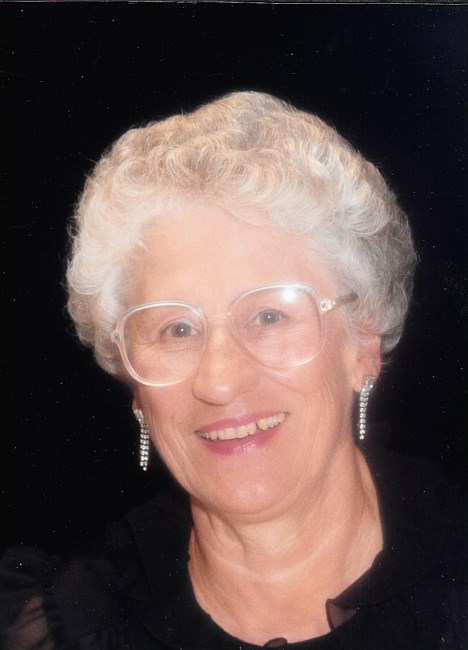 Avis de décès de Evelyn Mary Holt