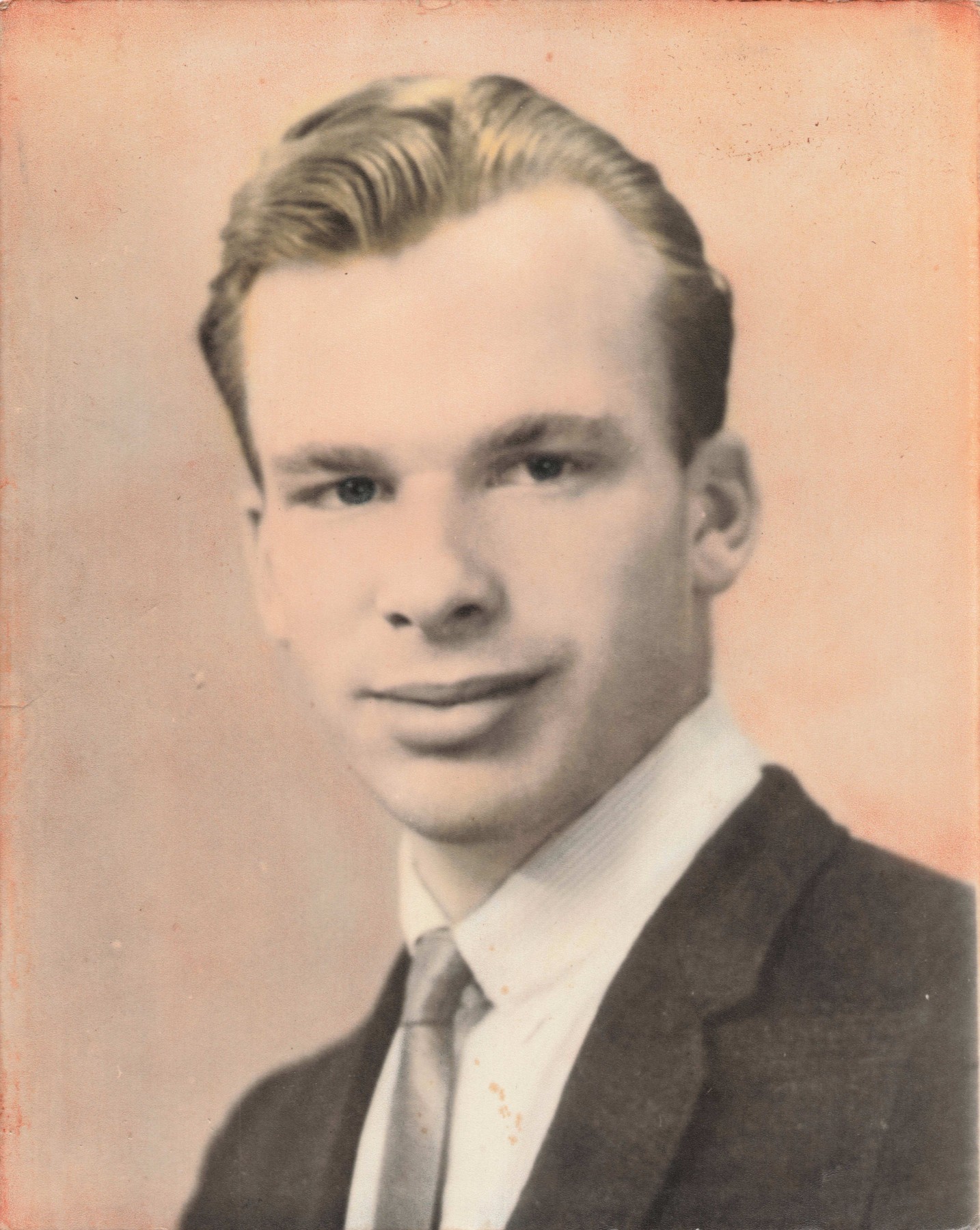 Obituary of Roger J Dill