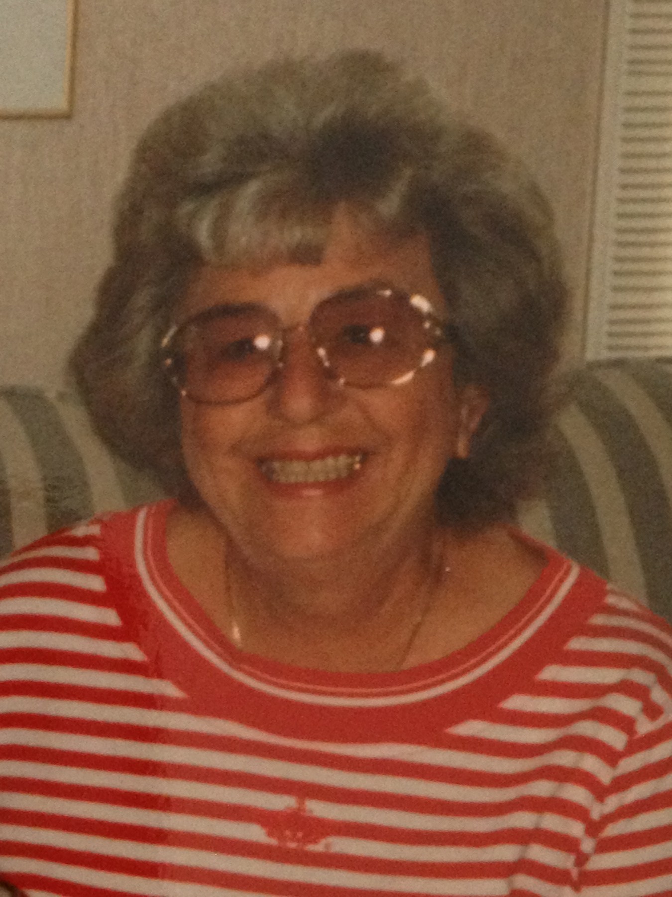 Obituary of Evelyn Magallanes