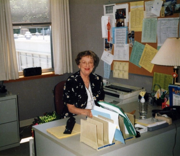 Obituario de Elizabeth Betsy J. Sullivan Connor