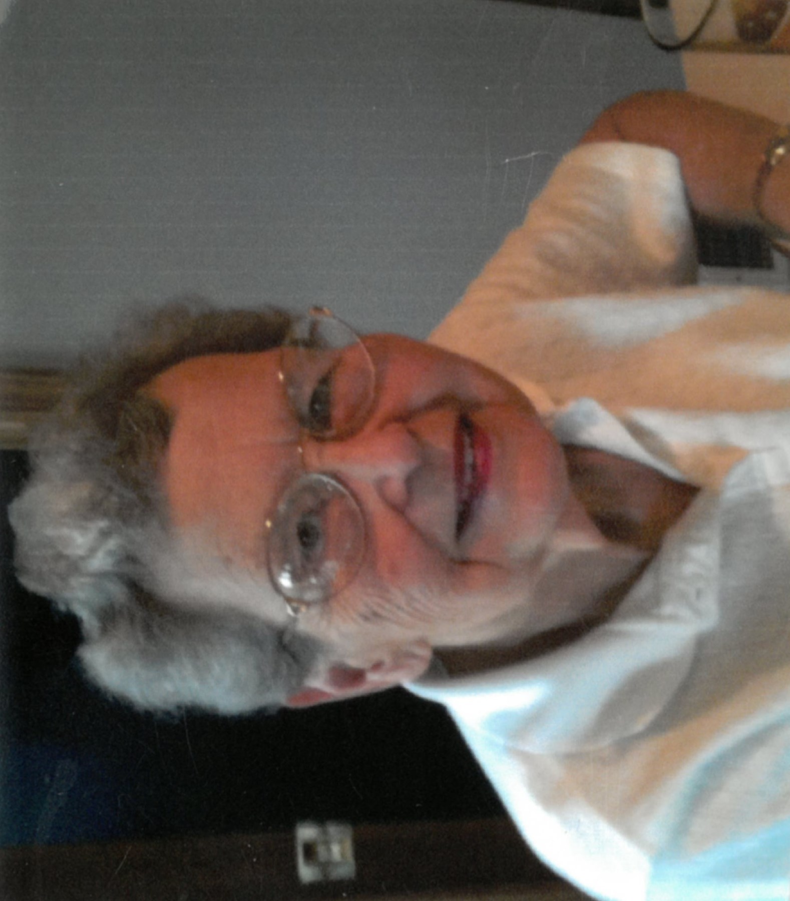 Obituary of Betty Louise Woelflin