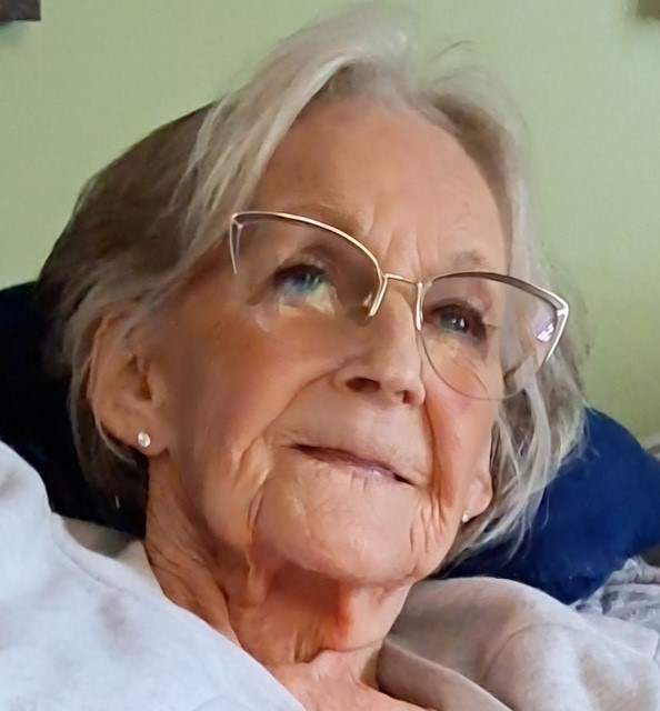 Obituary of Gloria J Cox