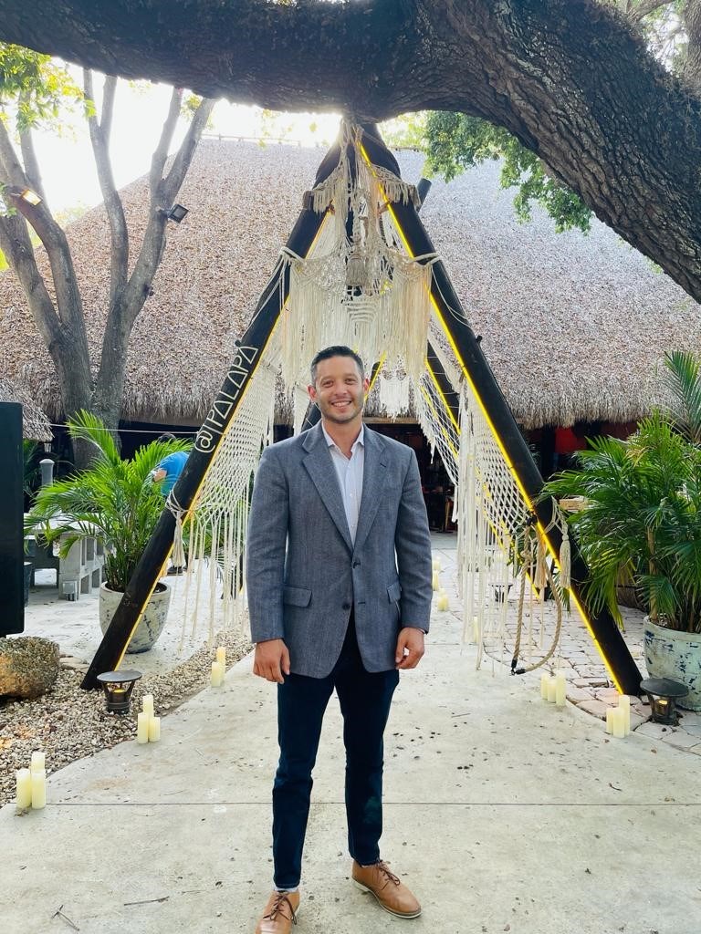 Obituario de Aron Miles Davis