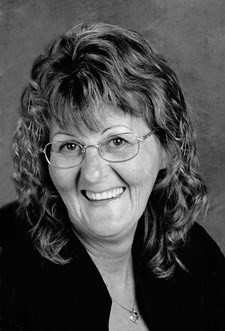 Obituary of Anne Lynn Gray