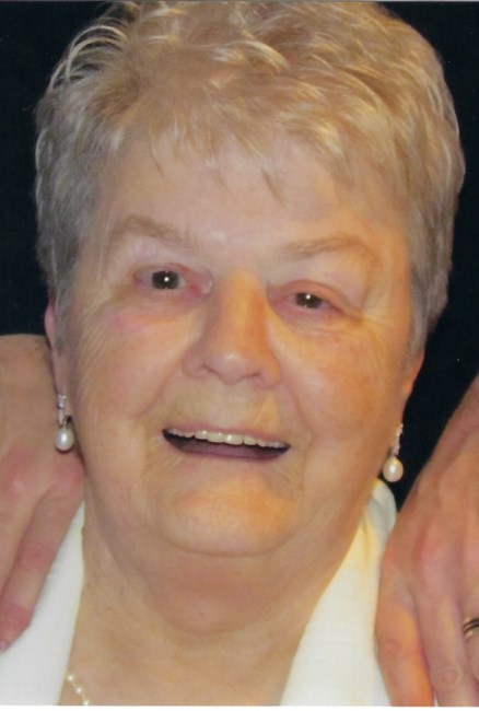Obituario de Lucille Favreau