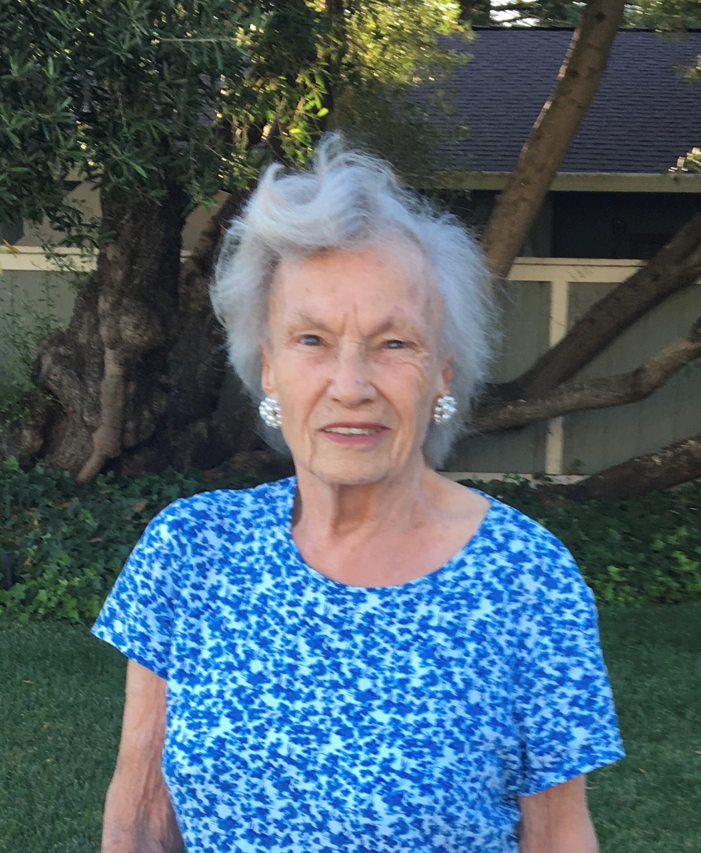 Obituary of Shirley May Warren Roudebush