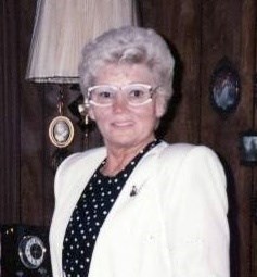 Obituary of Lillian M MacMillan