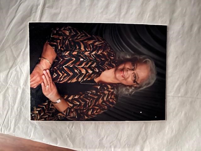 Avis de décès de Rayna Lawren Woodford