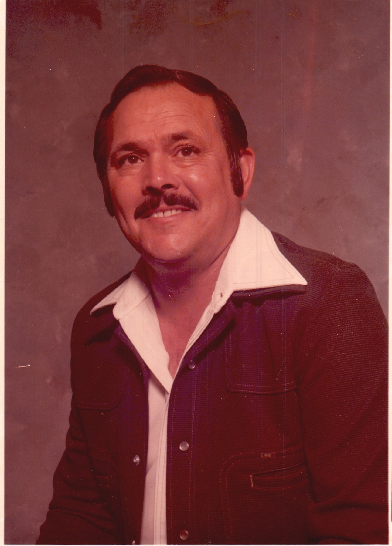 Avis de décès de James R. Cox