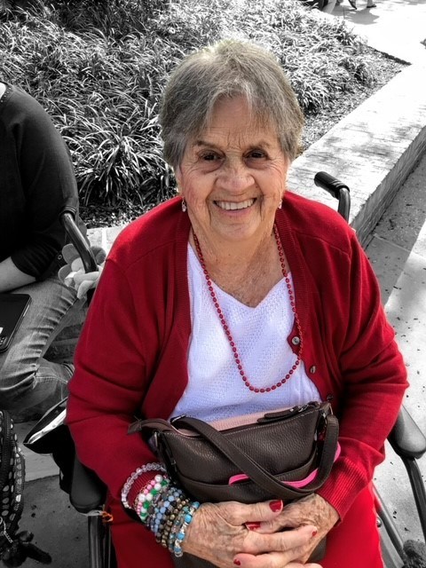 Obituary of Delia Fernandez