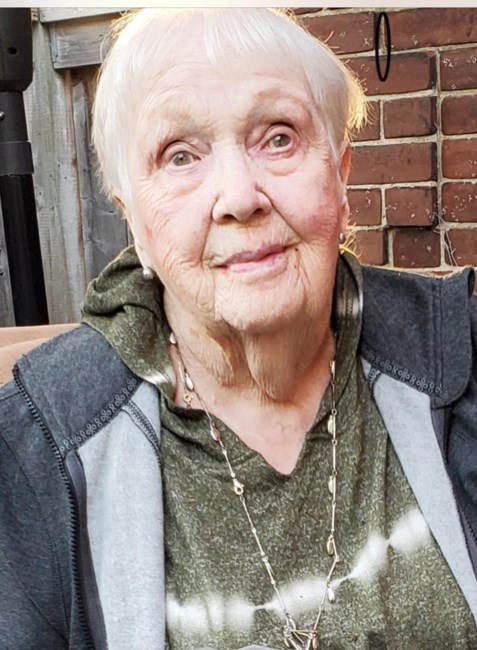 Obituary of Evelyn Catherine Izzard