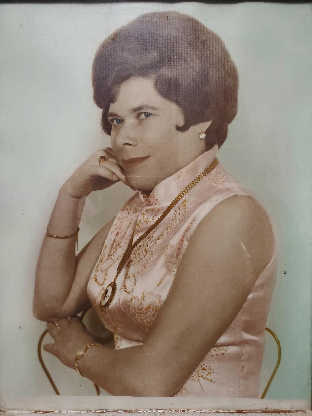 Obituary of Maria Dolores Olmedo