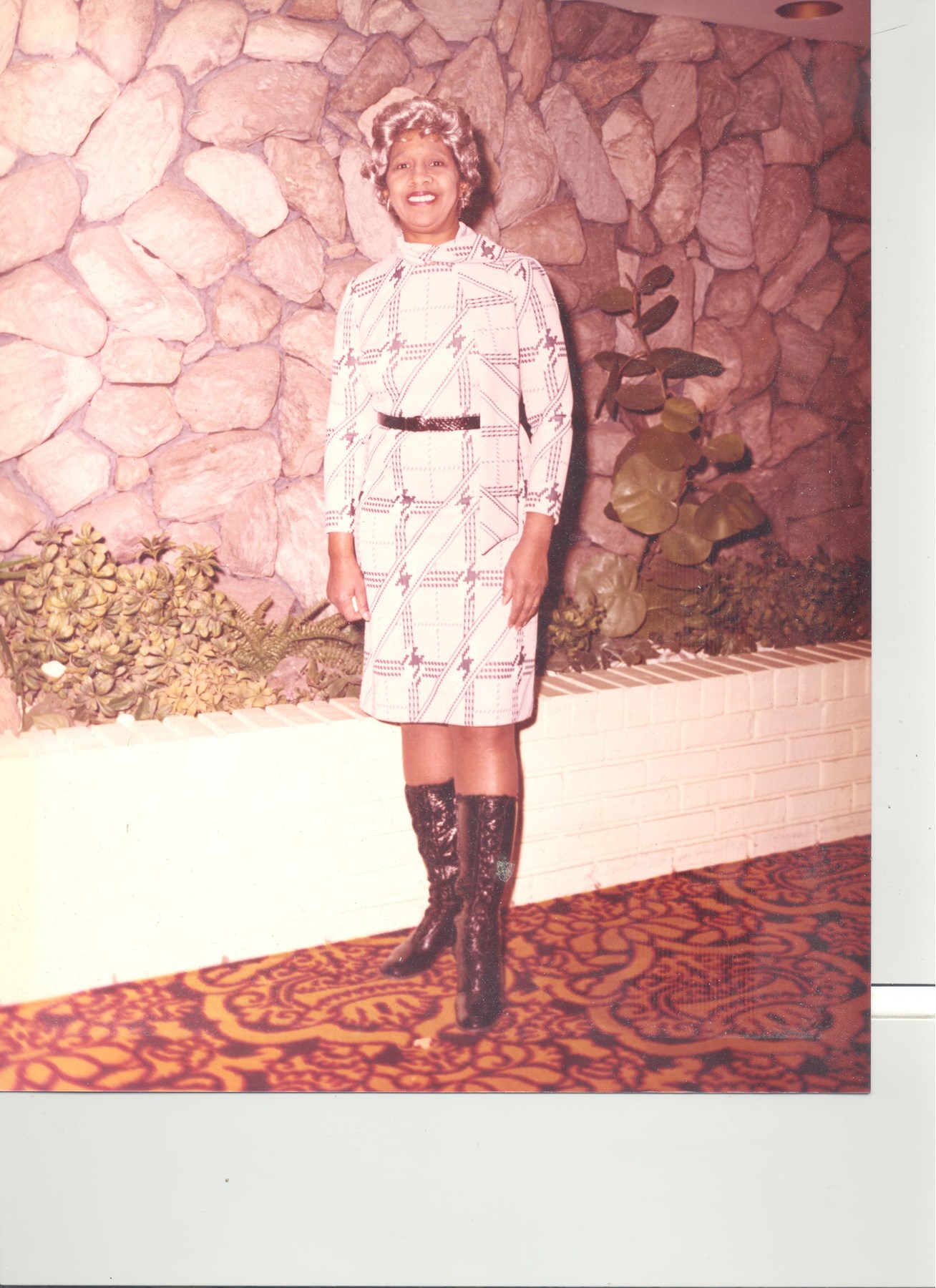 Obituary of Mrs. Lee Esther Roberts