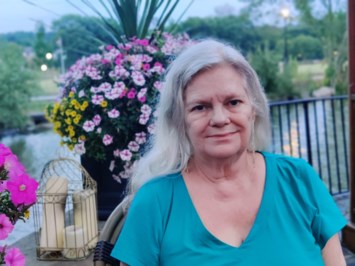 Obituary of Robin J. Loomis Distefano