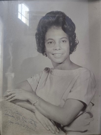 Avis de décès de Ms. Ollie Mary Davis