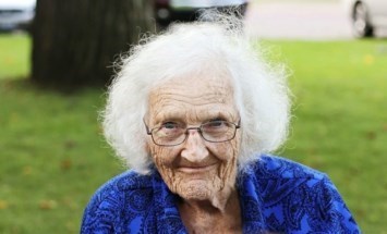 Obituary of Julia Elisabeth Foster