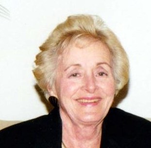 Obituario de Betty L. Douglass