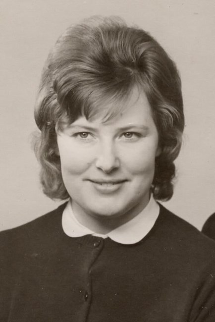 Obituary of Trijntje "Tiny" Holst