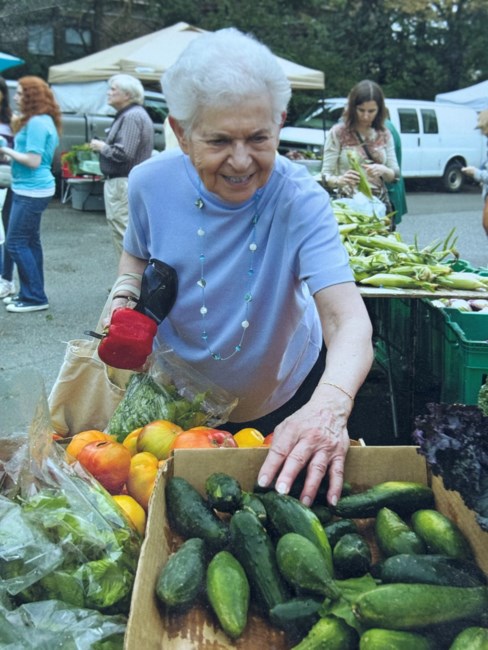 Avis de décès de Roslyn Virginia Neustadt