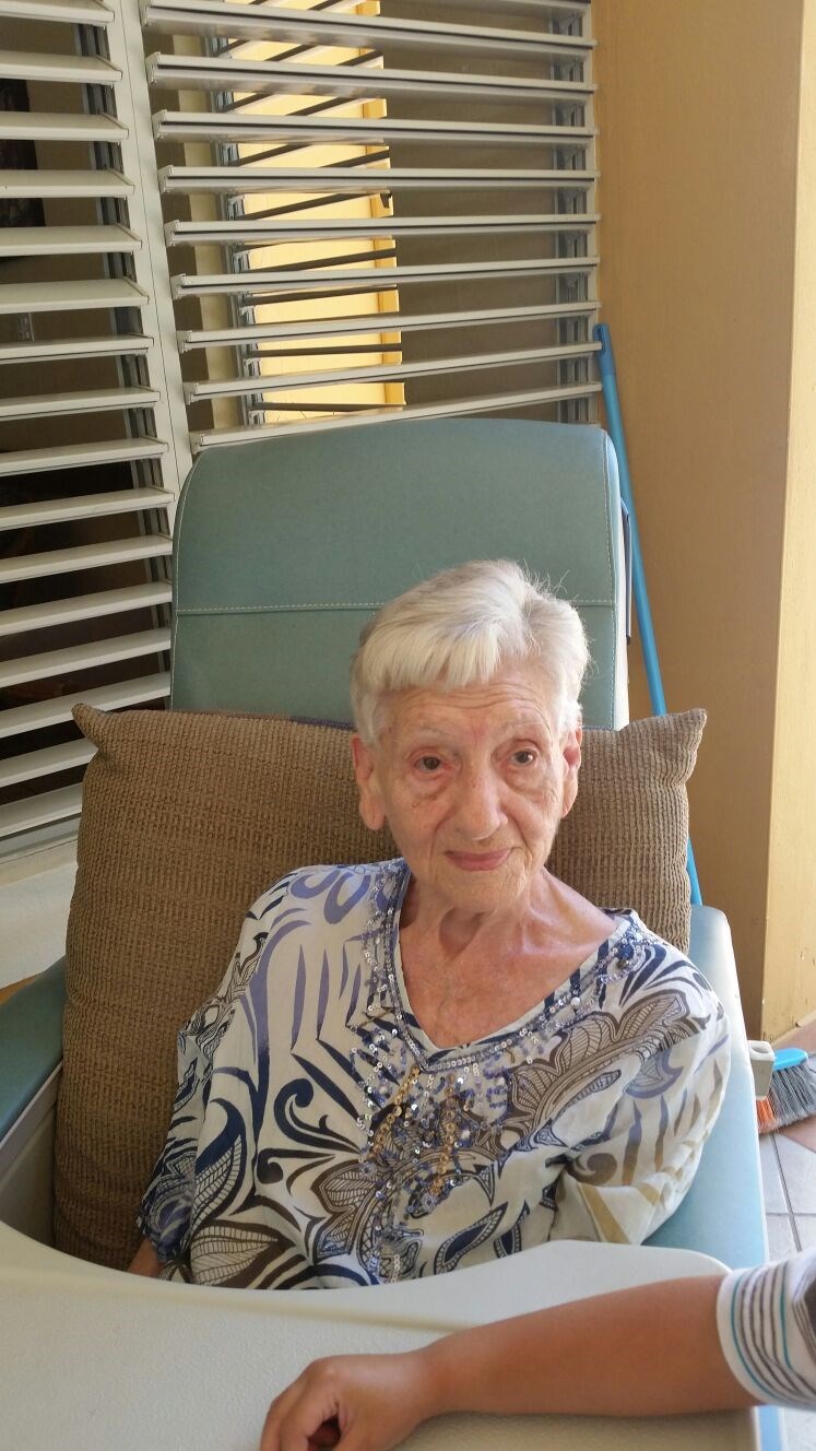 Obituary of Sra. Luz Belen Rosado Solano