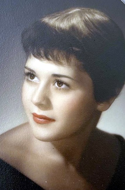 Obituary of Mary Lynn McCrindle